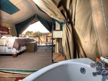 Camp Savuti Hotel Bagian luar foto